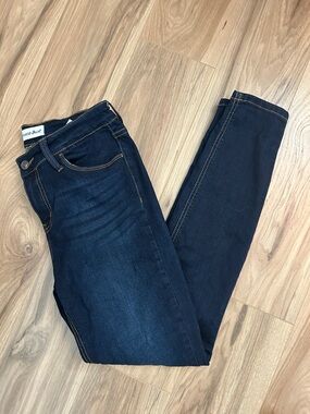 Classic Dark Blue Skinny Jeans - Women